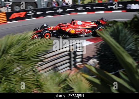 Monaco, Monaco. 26 mai 2024. Charles Leclerc de la Scuderia Ferrari en piste lors du Grand Prix de F1 de Monaco sur le circuit de Monaco le 26 mai 2024 à Monte-Carlo, Monaco. Crédit : Marco Canoniero/Alamy Live News Banque D'Images