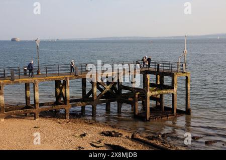 SENTIER CÔTIER ANGLAIS, VICTORIA PIER,, POINT BATTERIE, MURS CHAUDS, LA TOUR CARRÉE, OLD PORTSMOUTH, 2024 PIC MIKE WALKER 2024 Banque D'Images