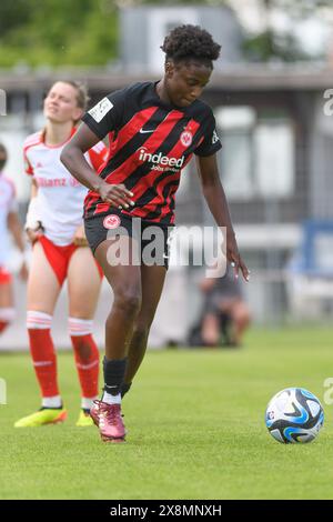 Aschheim, Allemagne. 26 mai 2024. Aschheim, Allemagne, 26 mai 2024 : Emily Wallrabenstein (4 Eintracht Frankfurt II) pendant le 2. Frauen-Bundesliga match entre le FC Bayern Munich II et l'Eintracht Frankfurt II au Sportpark Aschheim, Allemagne. (Sven Beyrich/SPP) crédit : photo de presse sportive SPP. /Alamy Live News Banque D'Images