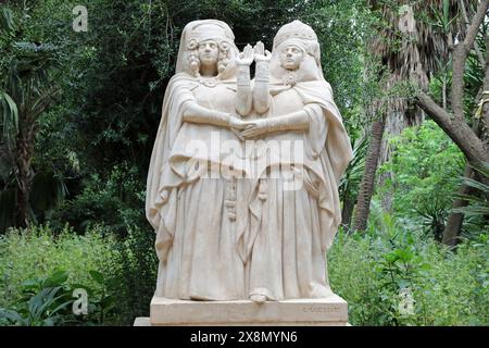 Sculpture des années 1920 de danseurs de l'ongle d'Ouled par Emile Gaudissard au jardin d'essai à Alger Banque D'Images