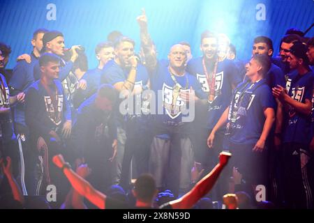 Zagreb, Croatie. 26 mai 2024. Joueurs du GNK Dinamo Zagreb lors d'une cérémonie de célébration du Dinamo Zagreb après avoir remporté le champion de la première Ligue croate Supersport HNL 2023-2024 à Ban Josip Jelacic Square à Zagreb, Croatie, le 26 mai 2024. Photo : Marko Lukunic/PIXSELL crédit : Pixsell/Alamy Live News Banque D'Images