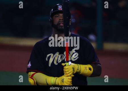 Boca Del Rio, Veracruz, Mexique. 25 mai 2024. Kennys Vargas #35 de l'équipe de la zone Nord à la batte lors du All-Star Game 2024 de la Ligue mexicaine de baseball (LMB) entre l'équipe de la zone Nord et l'équipe de la zone Sud au stade Beto Avila à Veracruz. La zone Nord bat la zone Sud 5-2. (Crédit image : © Carlos Santiago/eyepix via ZUMA Press Wire) USAGE ÉDITORIAL SEULEMENT! Non destiné à UN USAGE commercial ! Banque D'Images