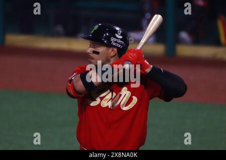 Boca Del Rio, Veracruz, Mexique. 25 mai 2024. Juan Kirk #15 de l'équipe de la zone Sud à la batte lors du All-Star Game 2024 de la Ligue mexicaine de baseball (LMB) entre l'équipe de la zone Nord et l'équipe de la zone Sud au stade Beto Avila à Veracruz. La zone Nord bat la zone Sud 5-2. (Crédit image : © Carlos Santiago/eyepix via ZUMA Press Wire) USAGE ÉDITORIAL SEULEMENT! Non destiné à UN USAGE commercial ! Banque D'Images