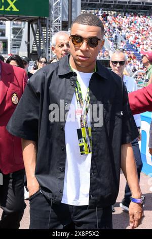 Monaco, Monaco. 26 mai 2024. Kylian Mbappe participe au GP de Monaco à Montecarlo, championnat du monde de formule 1 2024 le 26 mai 2024 à Monaco. Photo de Laurent Zabulon/ABACAPRESS. COM Credit : Abaca Press/Alamy Live News Banque D'Images