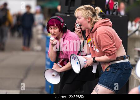 Seattle, États-Unis. 26 mai 2024. Le 53e festival annuel de la vie folklorique jour trois au Seattle Center. L'événement apporte quatre jours complets de musique, d'art, de nourriture et de divertissement à Seattle. Crédit : James Anderson/Alamy Live News Banque D'Images