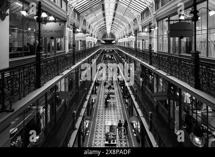 Le Strand Arcade, dans le quartier central des affaires, semble très déserté alors que le confinement se poursuit à Sydney en raison de la souche Delta de COVID-19. Toda Banque D'Images