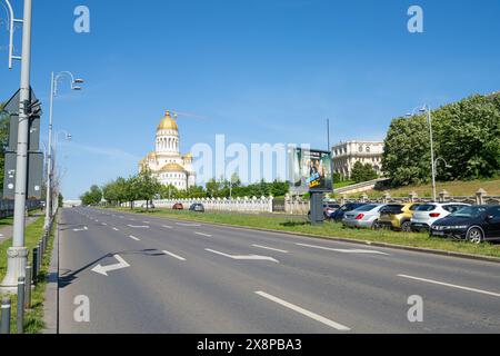 Bucarest, Roumanie. 24 mai 2024. Vue sur la cathédrale du Salut du peuple dans le centre-ville Banque D'Images