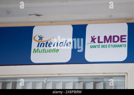 nantes , France - 05 22 2024 : interiale mutuelle signe logo lmde et texte sur entrée de bureau agence de construction de magasin pour étudiant Banque D'Images