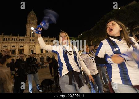 Porto, Portugal. 26 mai 2024. Porto, 26/05/2024 - les fans du FC Porto célèbrent la victoire de la Coupe du Portugal 2023/24 au Estádo do Dragão crédit : Atlantico Press/Alamy Live News Banque D'Images