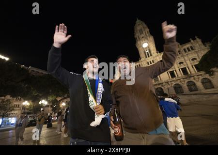 Porto, Portugal. 26 mai 2024. Porto, 26/05/2024 - les fans du FC Porto célèbrent la victoire de la Coupe du Portugal 2023/24 au Estádo do Dragão crédit : Atlantico Press/Alamy Live News Banque D'Images