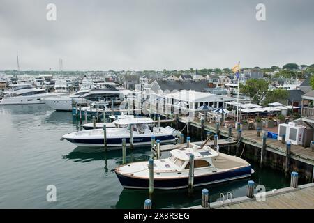 Yachts amarrés dans le port de Nantucket. Nantucket Island, Massachesetts, États-Unis d'Amérique Banque D'Images