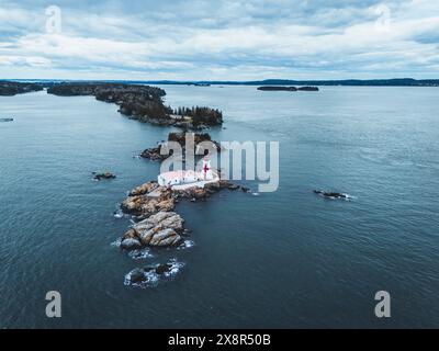 Vue aérienne, phare de Head Harbor, île de Campobello, Canada Banque D'Images