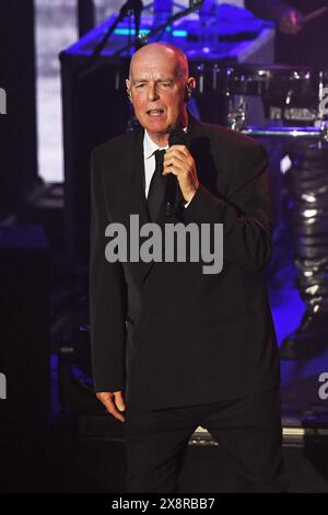 LONDRES, ANGLETERRE - MAI 26 : Neil Tennant de « Pet Shop Boys » se produisant au KOKO le 26 mai 2024 à Londres, Angleterre. CAP/Mar ©Mar/Capital Pictures Credit : Capital Pictures/Alamy Live News Banque D'Images