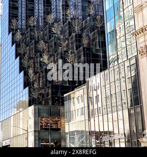 New York, États-Unis. 03rd Apr, 2023. Scènes de rue de la vie quotidienne. Crédit : Nidpor/Alamy Live News Banque D'Images