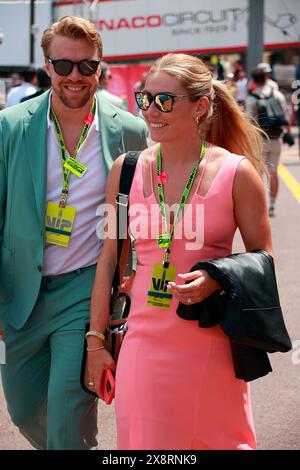 27 mai 2024, circuit de Monaco, Monte Carlo, Grand Prix de formule 1 Monaco 2024, en photo la coureuse américaine Mikaela Shiffrin avec son ami, le coureur norvégien Aleksander Aamodt Kilde. Banque D'Images