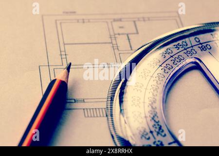 Vue de dessus de l'architecte Workplace. Projet architectural, plans et outils d'ingénierie. Concept de construction. Outils d'ingénierie. Copier l'espace. Banque D'Images