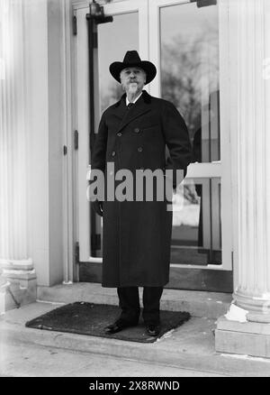 Portrait de W.F. Cody aussi connu sous le nom de Buffalo Bill, photo de Harris & Ewing, c 1915 Banque D'Images