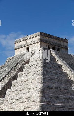 El Castillo (ou pyramide de Kulkulcan), Chichen Itza, Yucatan, Mexique Banque D'Images