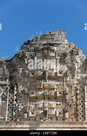 Dieu de la pluie Chac Masques, moniales Quadrangle, site archéologique maya de Uxmal, Yucatan, Mexique Banque D'Images