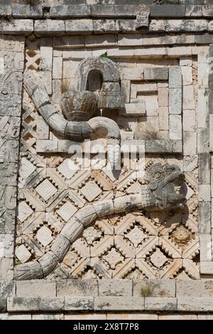 Frieze, moniales Quadrangle, site archéologique maya de Uxmal, Yucatan, Mexique Banque D'Images