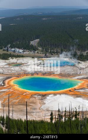 USA, Wyoming, Yellowstone National Park, Midway Geyser Basin, Grand Prismatic Spring Banque D'Images