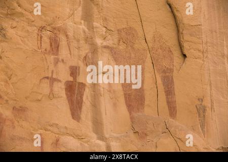 États-Unis, Utah, près de Thompson, panneau d'art rupestre de Sego Canyon, pictogrammes de style Barrier Canyon Banque D'Images