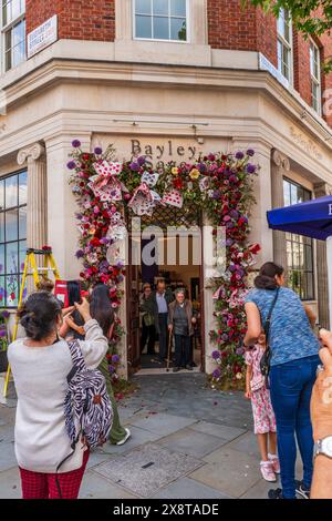 LONDRES, Royaume-Uni - 25 MAI 2024 : Chelsea in Bloom est une exposition florale annuelle avec les expositions florales les plus spectaculaires dans les rues de Chelsea Banque D'Images