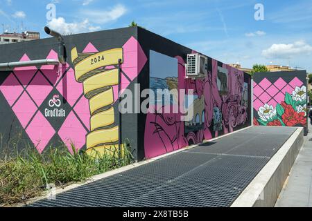 Roma, Italie. 27 mai 2024. La murale de la station de métro Conca d'oro à Rome, Italie. Lundi 27 mai 2024 cyclisme sportif (photo de Gian Mattia D'Alberto/Lapresse) crédit : LaPresse/Alamy Live News Banque D'Images