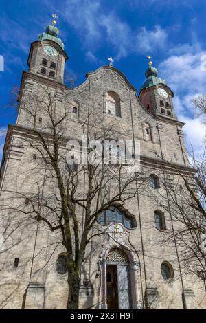 Heilig Kreuz, église catholique dans la vieille ville historique, Landsberg am Lech, Bavière, Allemagne Banque D'Images