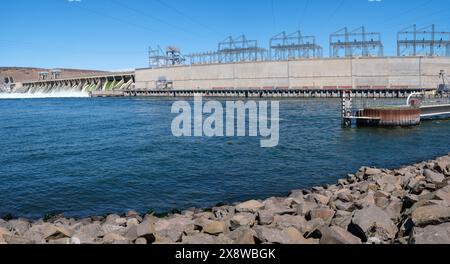 Panorama du barrage McNary et centrale électrique sur le fleuve Columbia à Umatilla, Oregon, États-Unis Banque D'Images