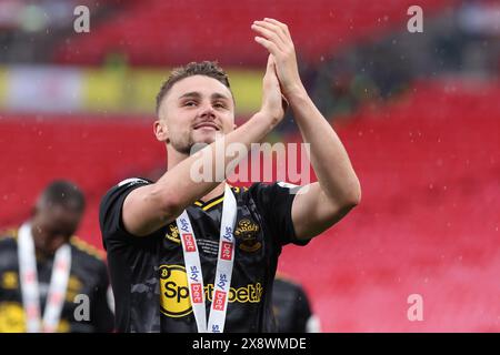 Londres, Royaume-Uni. 26 mai 2024. Taylor Harwood-Bellis de Southampton célèbre après le match du Sky Bet Championship au stade de Wembley, Londres. Le crédit photo devrait se lire : Paul Terry/Sportimage crédit : Sportimage Ltd/Alamy Live News Banque D'Images