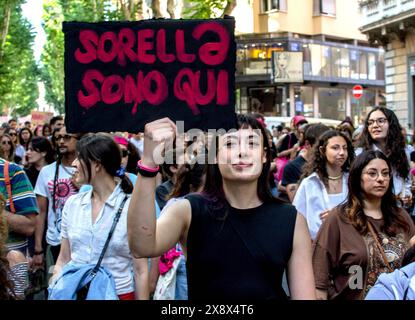 Rome, Italie, Italie. 25 mai 2024. Manifestation à Rome convoquée par le mouvement transféministe non una di Meno et le réseau national des consulats et consultants contre l'amendement adopté au Sénat le 23 avril qui prévoit et renforce l'accès des associations anti-avortement aux consulats. (Crédit image : © Patrizia Cortellessa/Pacific Press via ZUMA Press Wire) USAGE ÉDITORIAL SEULEMENT! Non destiné à UN USAGE commercial ! Banque D'Images