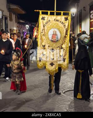 Semana Santa ou semaine de Pâques est célébrée dans la ville de Retiro avec une procession à travers les rues portant des statues représentant l'histoire de la vie de Jès Banque D'Images