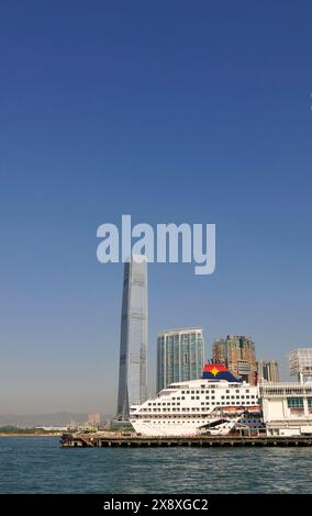 Une vue de la tour ICC à West Kowloon, Hong Kong. Banque D'Images