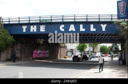 The Cally, Bridge Across Caledonian Road, Islington, Londres, Royaume-Uni - surnom pour Caledonian Road Banque D'Images