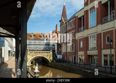 Matin à High Bridge sur la rivière Witham à Lincoln, Angleterre. Banque D'Images