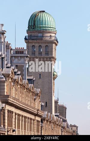 Tour de l'Observatoire de l'Université Paris-Sorbonne dans le quartier latin de Paris. Banque D'Images