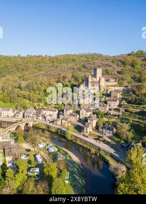 France, Aveyron (12), Belcastel, labellisé les plus Beaux villages de France, le village médiéval, le château du XIe siècle et les berges de l'Aveyron Banque D'Images