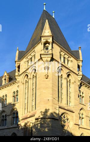 France, Bas Rhin, Strasbourg, quartier Neustadt datant de la période allemande classé au patrimoine mondial de l'UNESCO, l'Hôtel des postes rénové Banque D'Images