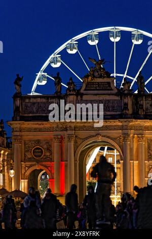 France, Meurthe et Moselle (54), Nancy, place Stanislas (ancienne place Royale), classée au Patrimoine mondial de l'UNESCO, illuminations de Noël et décorations Banque D'Images