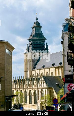 Belgique, Bruxelles, quartier du Sablon, antiquaire, marché aux puces et magasin d'antiquités Banque D'Images