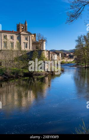 France, haute Loire, Lavoute Chilhac, labellisé les plus Beaux villages de France (les plus beaux villages de France), Prieuré Sainte Croix dans le b Banque D'Images