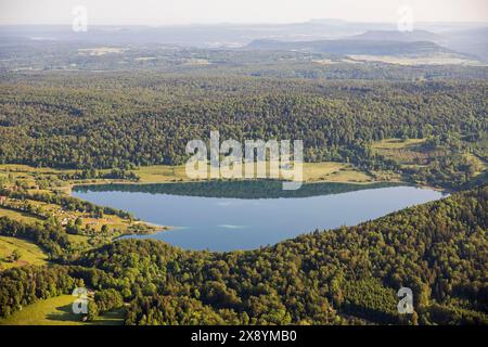 France, Jura, Lac de Narlay (vue aérienne) Banque D'Images