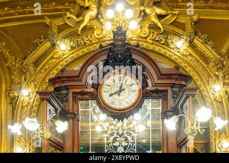 France, Paris, le train bleu est un restaurant gastronomique de style néo baroque et belle Epoque des années 1900 situé au 1er étage de la salle de l'hôtel Banque D'Images