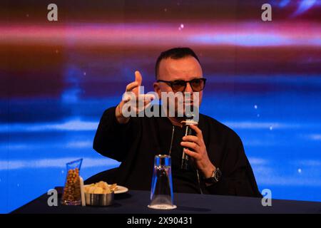 Naples, Italie. 27 mai 2024. Gigi D'alessio, le célèbre chanteur et compositeur italien, intervient lors de la conférence de presse 'Gigi uno come te'. Crédit : SOPA images Limited/Alamy Live News Banque D'Images