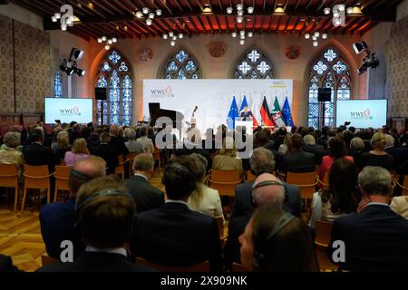 Verleihung Internationaler Preis des Westfaelischen Friedens 2024 Emmanuel Macron BEI seiner Dankresrede nach der Verleihung des westfaelischen Friedenspreis 2024, Muenster, 28.05.2024 Muenster Nordrhein-Westfalen Deutschland *** remise du Prix international de la paix de Westphalie 2024 Emmanuel Macron lors de son discours de la remise du Prix de la paix de la Westphalie 2024, Muenster, 28 05 2024 Muenster Rhénanie du Nord-Westphalie Allemagne Banque D'Images