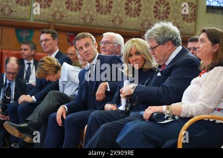 Verleihung Internationaler Preis des Westfaelischen Friedens 2024 Emmanuel Macron gemeinsam mit seiner Ehefrau Brigitte Macronbei der Verleihung des westfaelischen Friedenspreis 2024, Muenster, 28.05.2024 Muenster Nordrhein-Westfalen Deutschland *** remise du Prix international de la paix de Westphalie 2024 Emmanuel Macron et son épouse Brigitte Macronat remise du Prix de la paix de Westphalie 2024, Muenster, 28 05 2024 Muenster Rhénanie du Nord-Westphalie Allemagne Banque D'Images