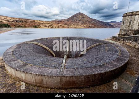 Silent Valley Reservoir Moure Mountains Lac Irlande du Nord Royaume-Uni Europe Banque D'Images