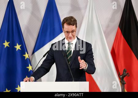 28 mai 2024, Rhénanie-du-Nord-Westphalie, Münster : Hendrik Wüst (CDU), ministre-président de Rhénanie-du-Nord-Westphalie, prend la parole dans la salle de bal de la mairie historique de Münster lors de la cérémonie de remise du Prix international de la paix de Westphalie. Le président français Macron et son épouse effectuent une visite d'État de trois jours en Allemagne à l'invitation du président fédéral Steinmeier. Photo : Rolf Vennenbernd/dpa Banque D'Images