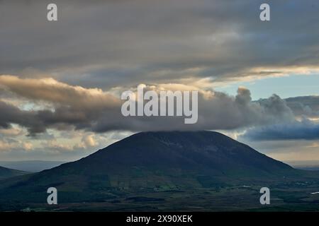 vallée nuageuse des tourbières d'irlande Banque D'Images